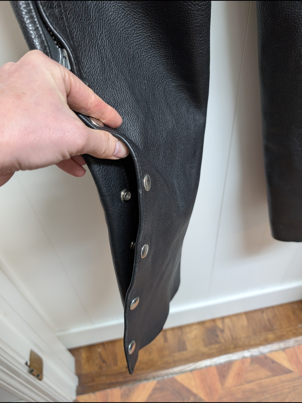 Black Leather Motorcycle Chaps with Belt Buckle - Picture 2 of 14